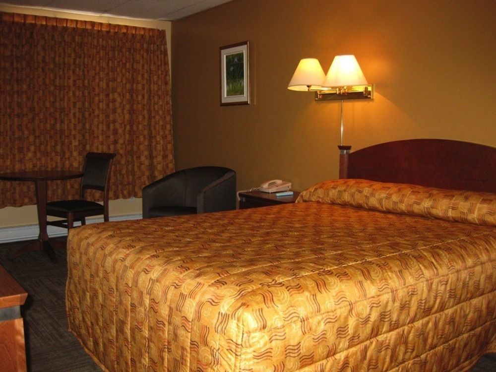 Hotel Matagami ภายนอก รูปภาพ