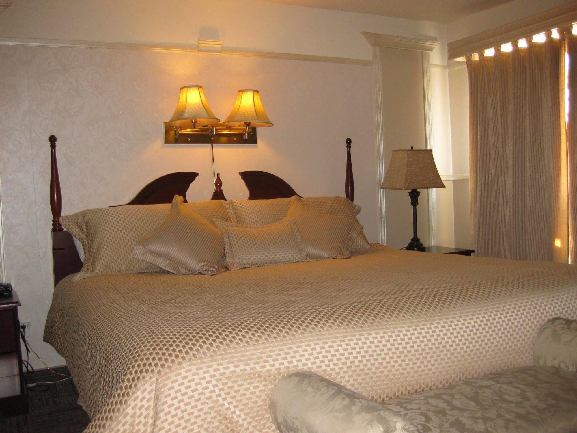 Hotel Matagami ภายนอก รูปภาพ